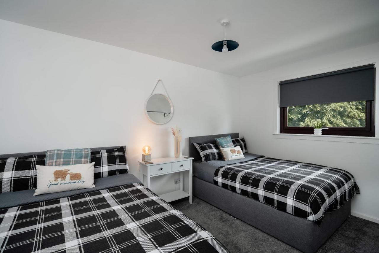 Ness Riverfront Holiday Home - City Centre إينفيرنيس المظهر الخارجي الصورة